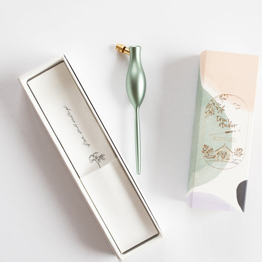 Tom's Studio Carrot Calligraphy Pen Oblique Sage