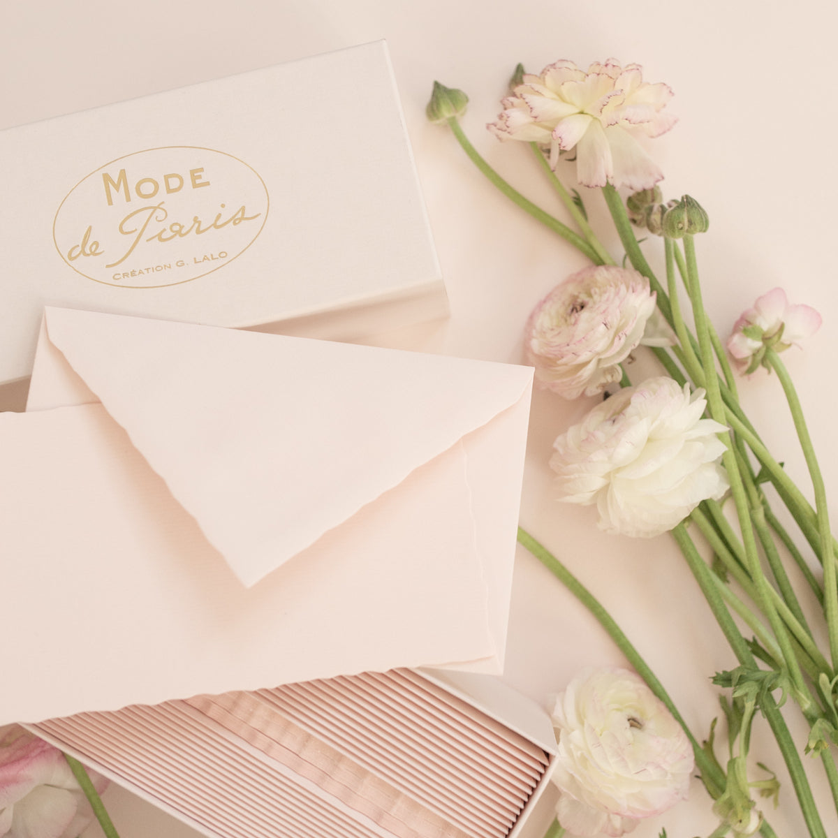 Mode de Paris 30 kaarten + envelop Roze