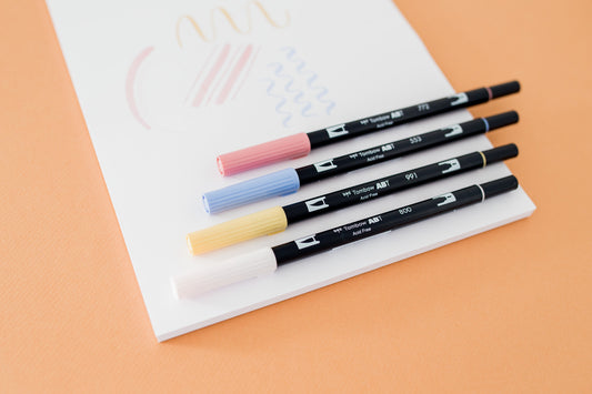 HOE GEBRUIK JE // brushpennen? | HOW TO USE // brush pens?