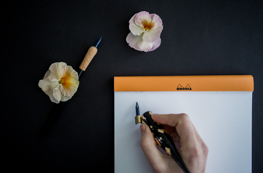 Drie verschillen tussen een oblique en rechte penhouder voor moderne kalligrafie | Three differences between an oblique and a straight pen holder for modern calligraphy
