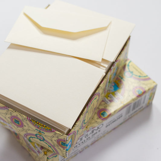 Fabriano Medioevalis box met 100 enveloppen 16x21,3cm