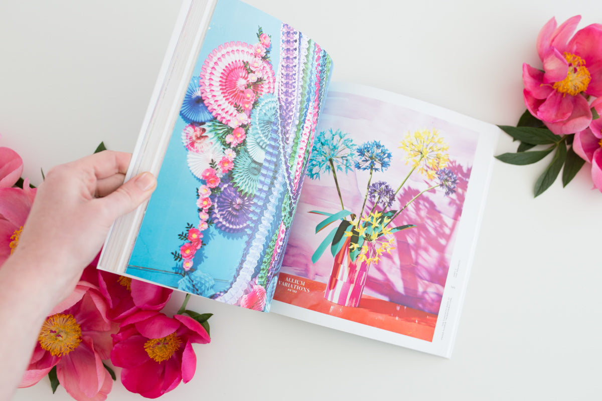 „Das exquisite Buch der Papierblumen-Transformationen“ von Livia Cetti